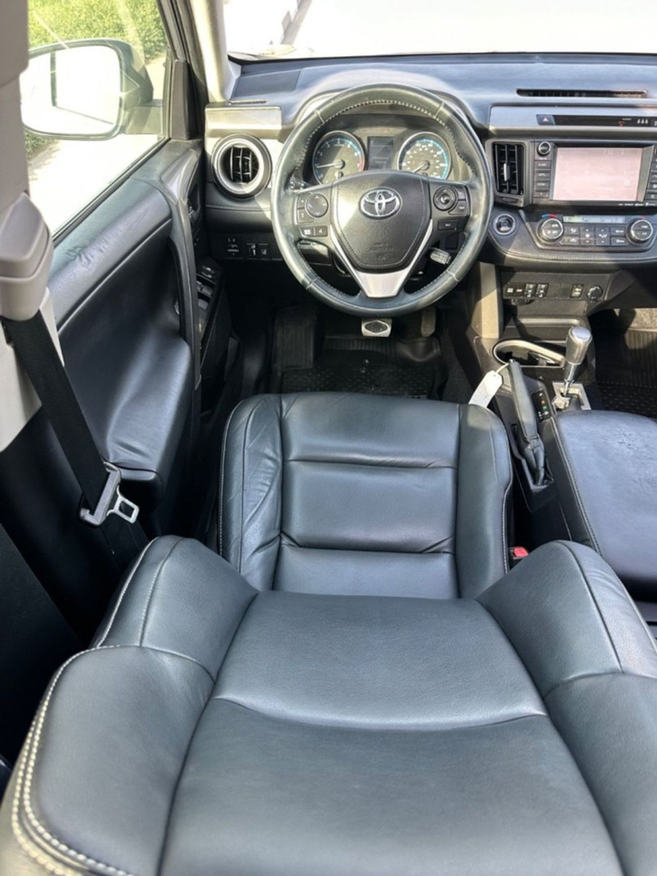 تويوتا راف ٤ Limited 2.5L push start, leather seats, Power seats,sunroof