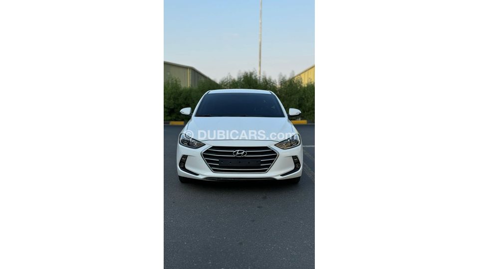 Used Hyundai Avante 2018 for sale in Umm alQuwain 790682