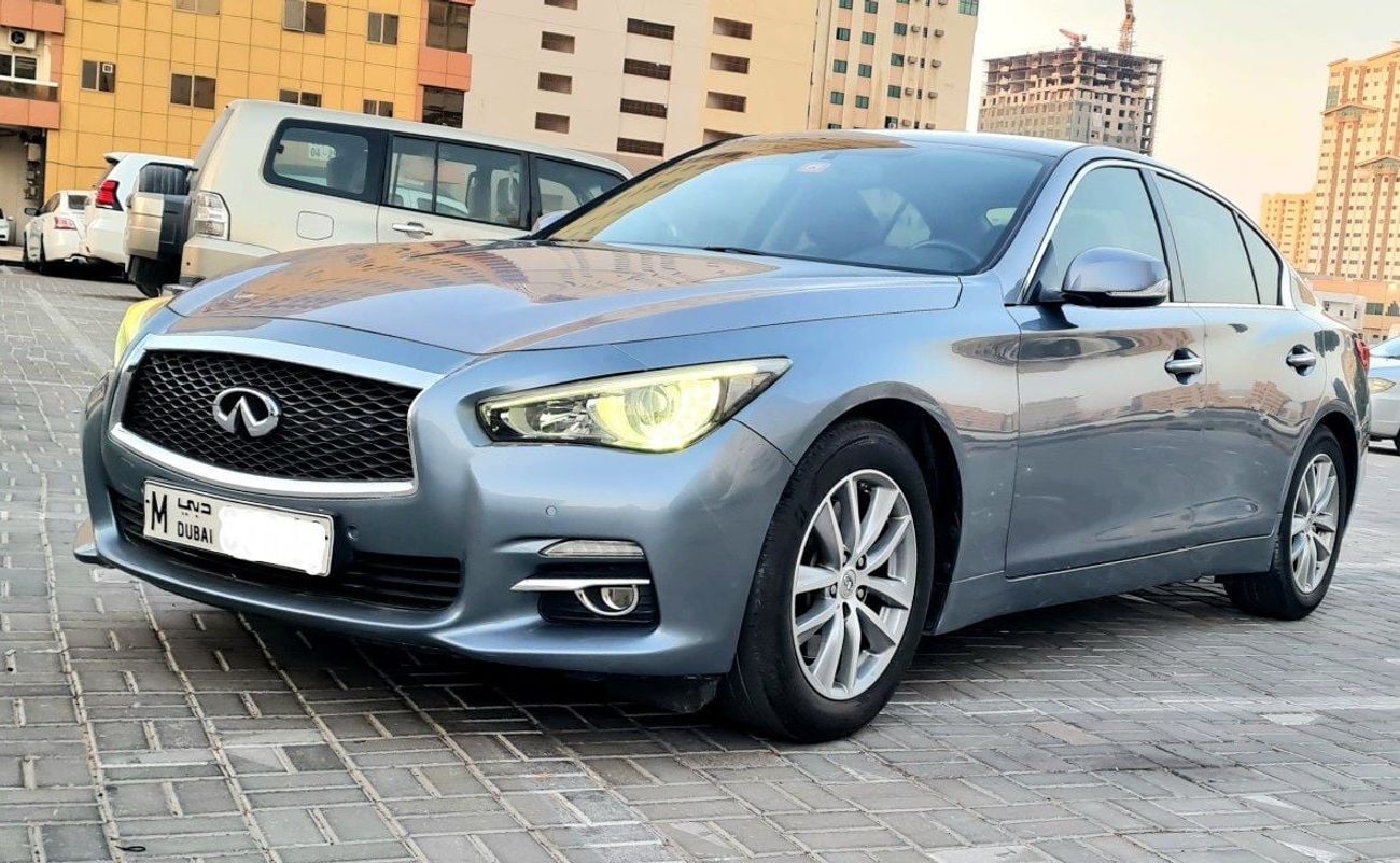 Infiniti Q50 Premium 2.0L
