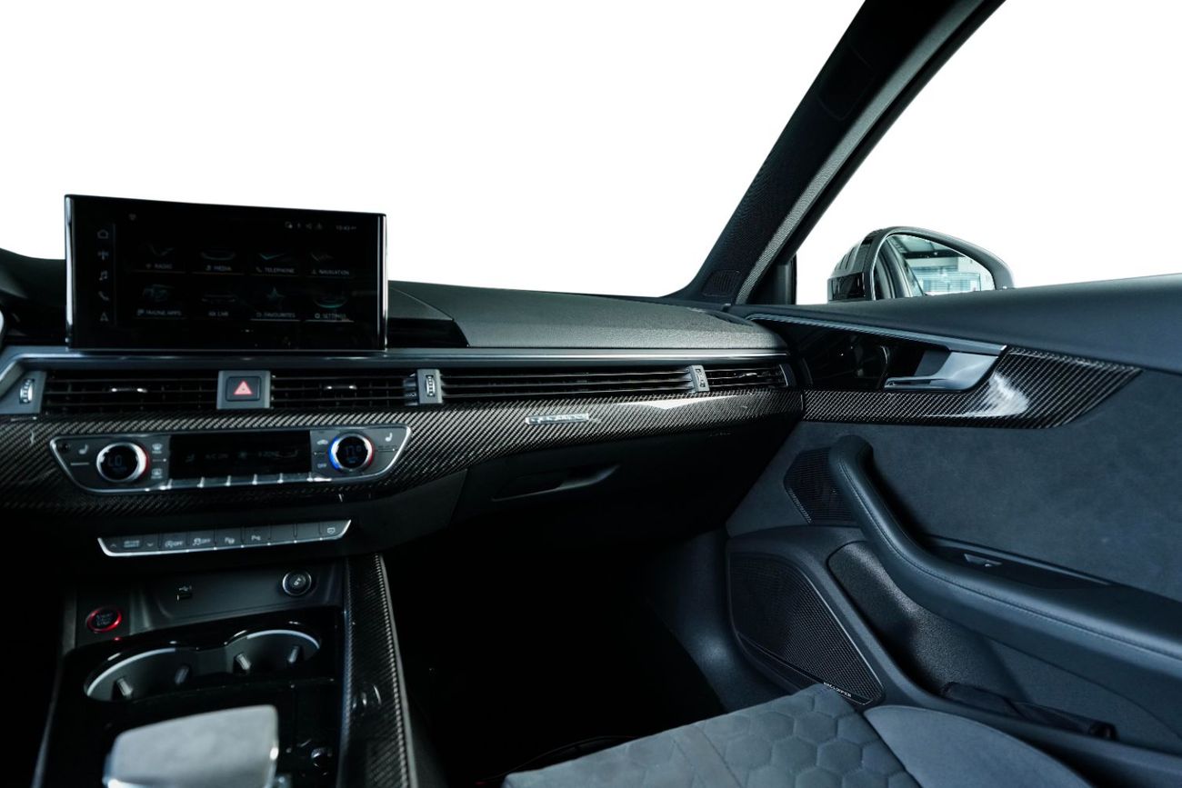 Audi RS4 Station B9 Competition | Very High Option | Audi Warranty & Service | Full Carbon Package