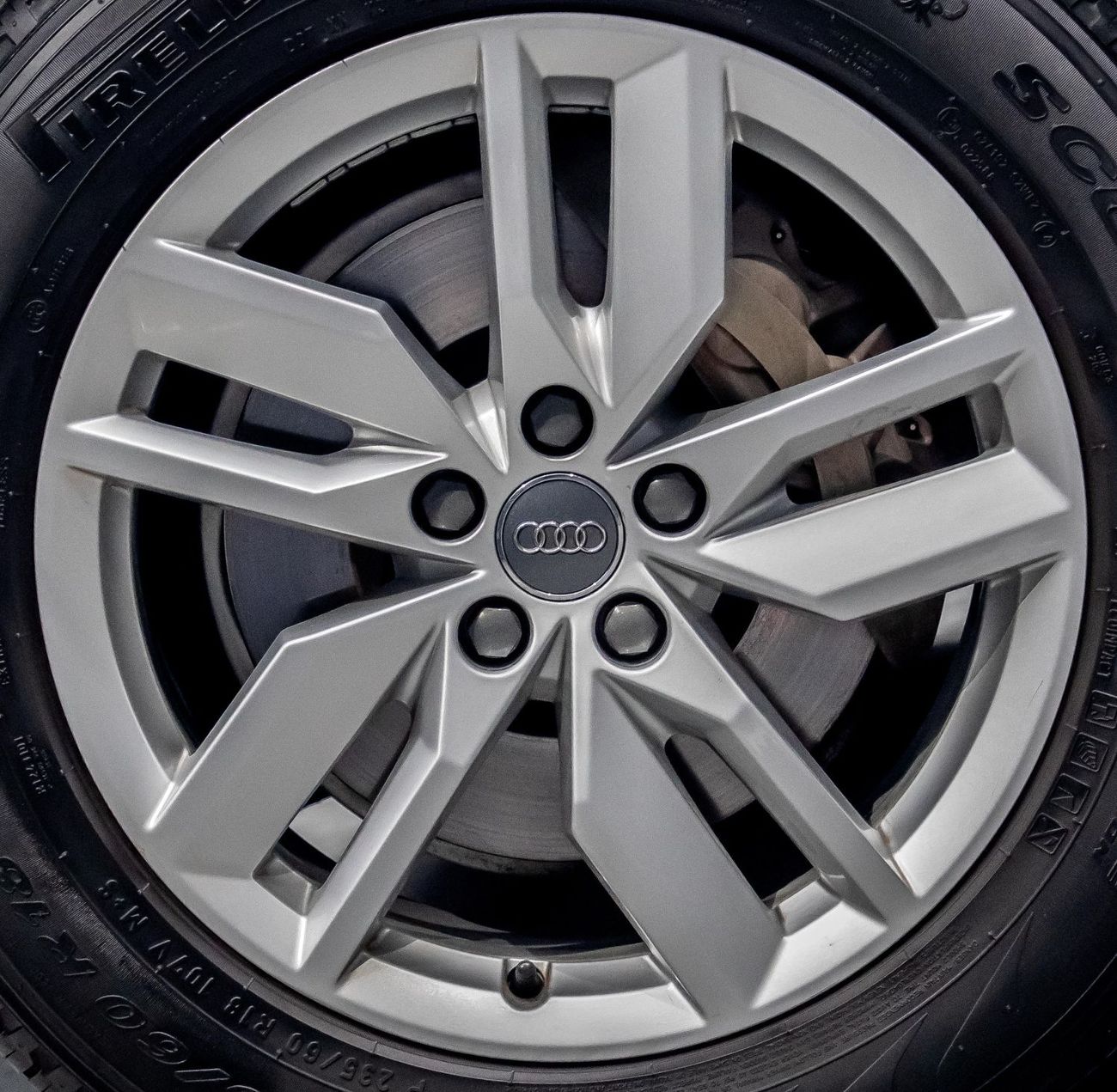 Audi Q5 45 TFSI Quattro 2.0L 1,870x60 • 0% DP • 2018 Audi Q5 45 TFSI Quattro • Warranty Available • GCC •