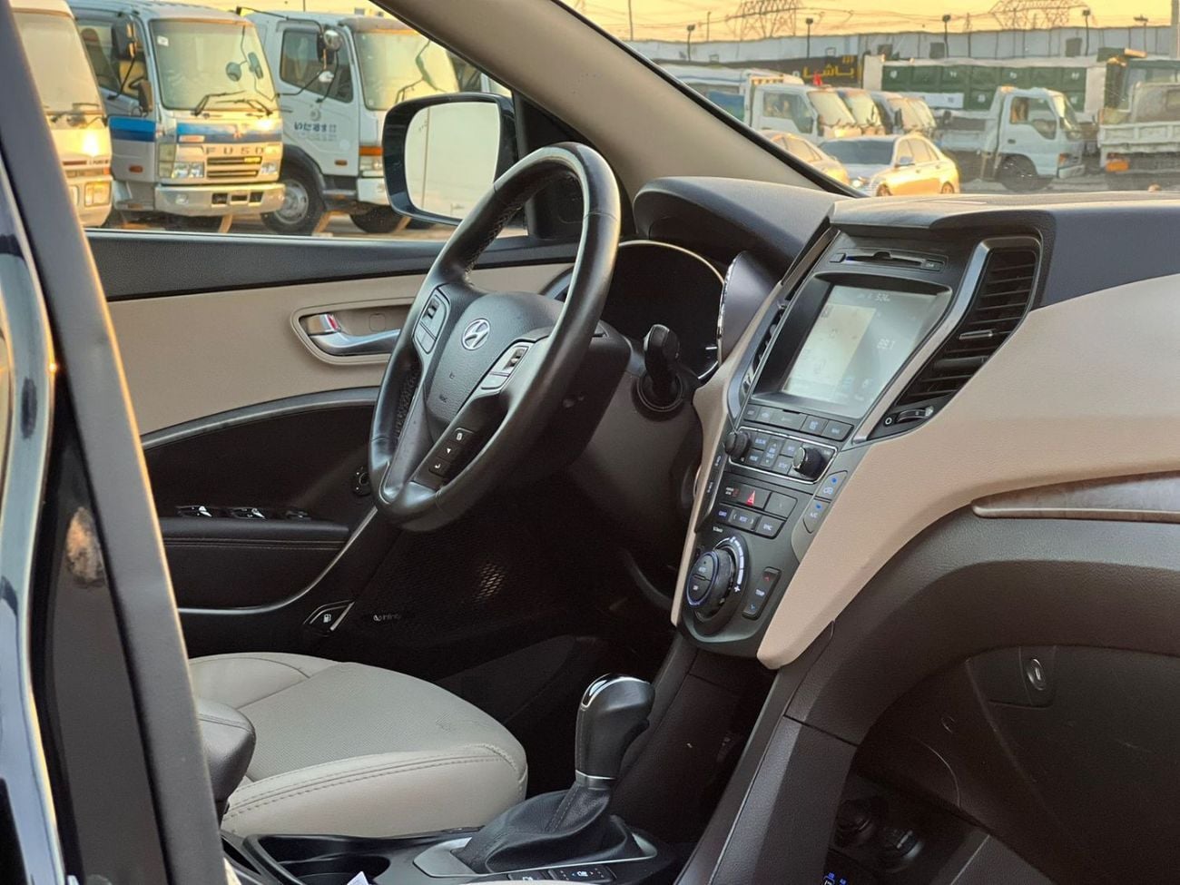 Hyundai Santa Fe SPORT (NON GCC) 2018 Hyundai Santafe Fe Full Options 2.0T V4 AWD 4x4 - Panoramic View - 360* 5 CAM -