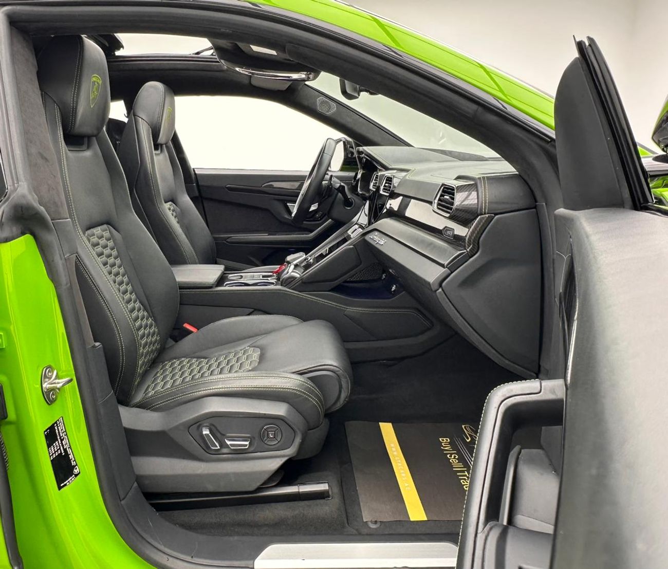 Lamborghini Urus STD 4.0T V8 2022 Lamborghini Urus, Mansory Kit, 1 Year Warranty Unlimited KM, Excellent Condition