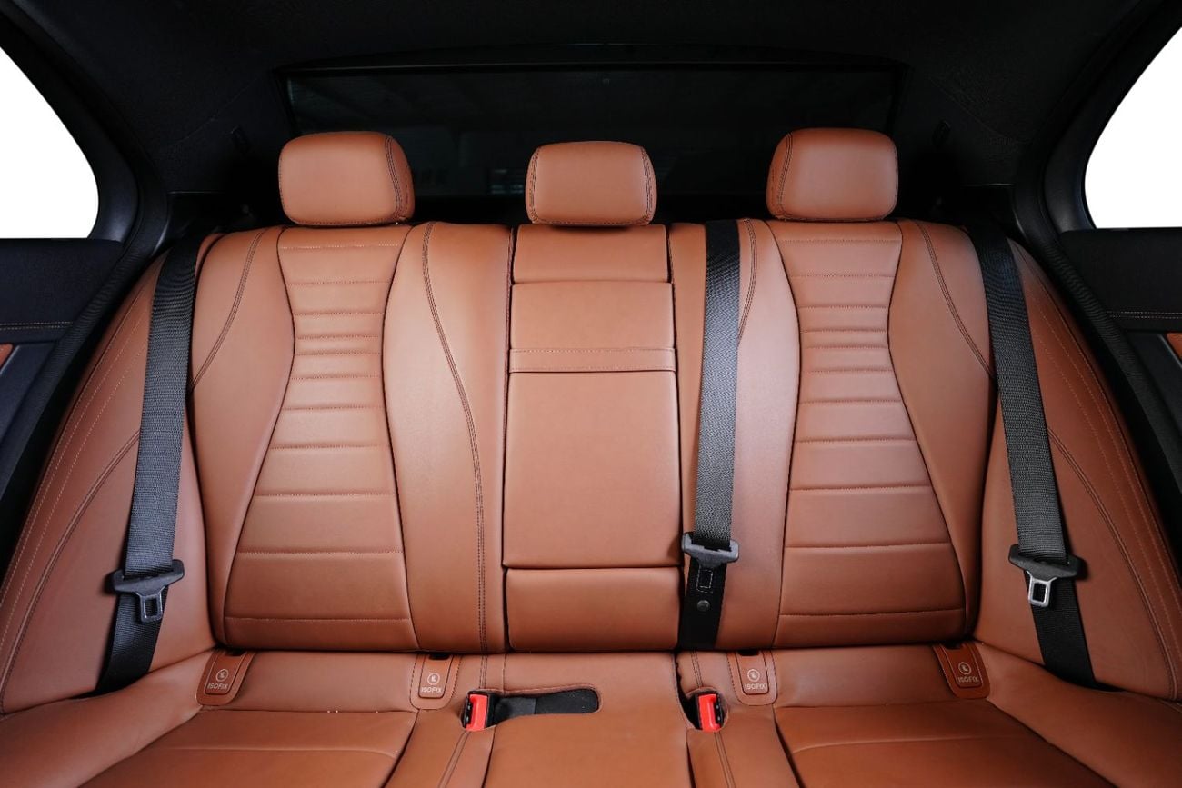 Mercedes Benz E300 AMG AMG Package-GCC-Mercedes FSH-Mercedes warranty and service valid till 12/2027