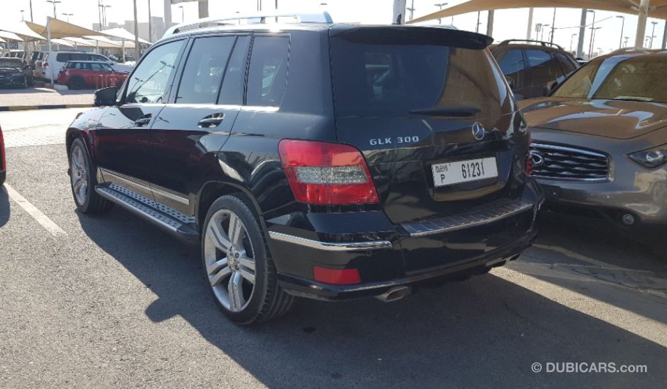 Mercedes-Benz GLK 300 2011 gulf specs Full options panorama roof