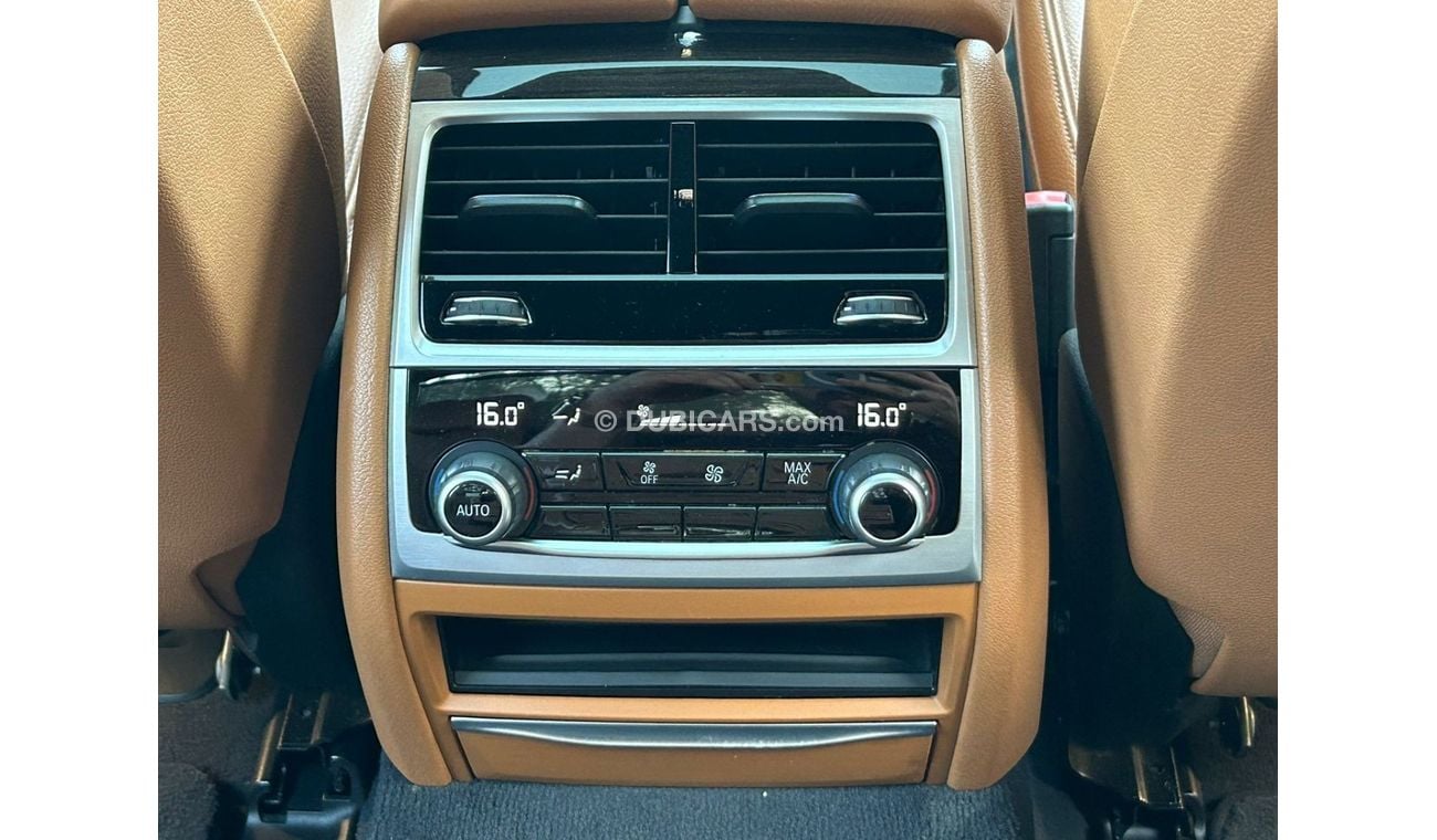 BMW 730Li Executive BMW 730 LI 2018 GCC OPGINAL PAINT // 2keys // ACCIDENT FREE // PERFECT CONDITION