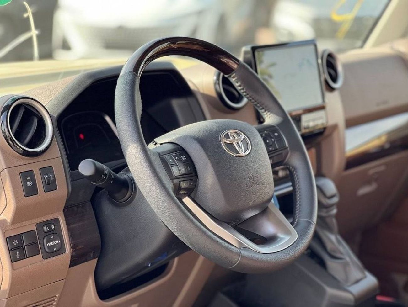 Toyota Land Cruiser Pick Up LC79 2.8L DSL A/T D/C // 2025 // FULL OPTION WITH RADAR , LED LIGHT , DVD & BACK CAMERA // SPECIAL O