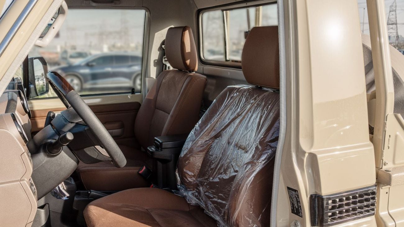 تويوتا لاند كروزر بيك آب 2026 Toyota Land Cruiser LC79 4.0L AT Petrol Full Option (Beige-Brown)