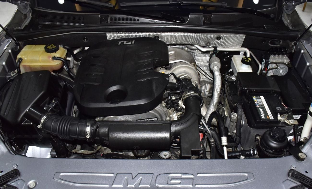أم جي RX8 LUXURY عرض ممتاز لسيارة MG RX8 4WD 30T (موديل 2023) باللون الفضي بمواصفات خليجية