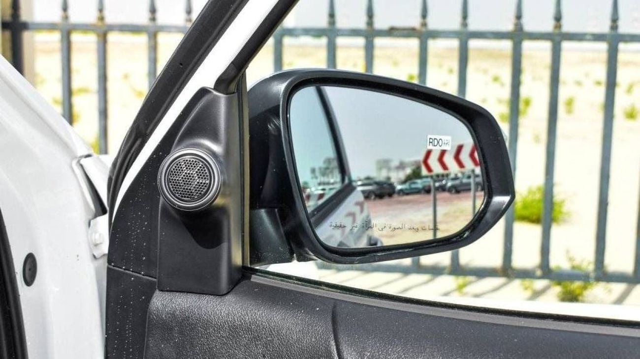 Toyota Hilux TOYOTA HILUX DC 2.7L 4X4 PETROL W/REAR CAMERA A/T MY24 2.7L Petrol 2024