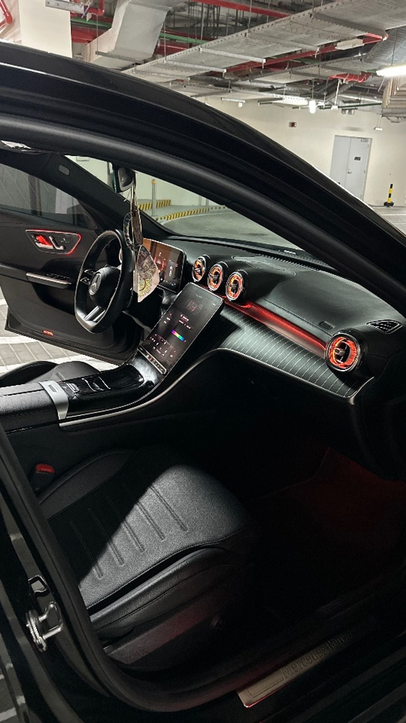 مرسيدس بنز C 300 صالون دفع رباعي