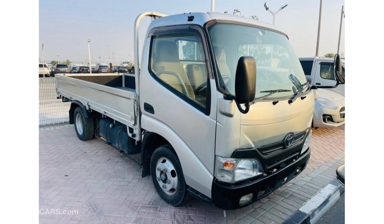 Toyota Dyna Dyna Diesel 2 ton model 2014 Automatic