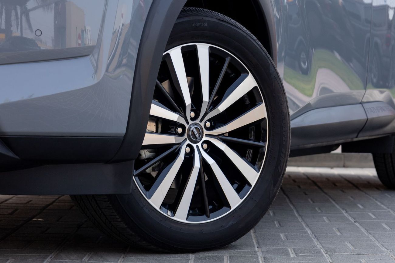 Nissan Pathfinder SV 3.5L AWD (7 Seater)