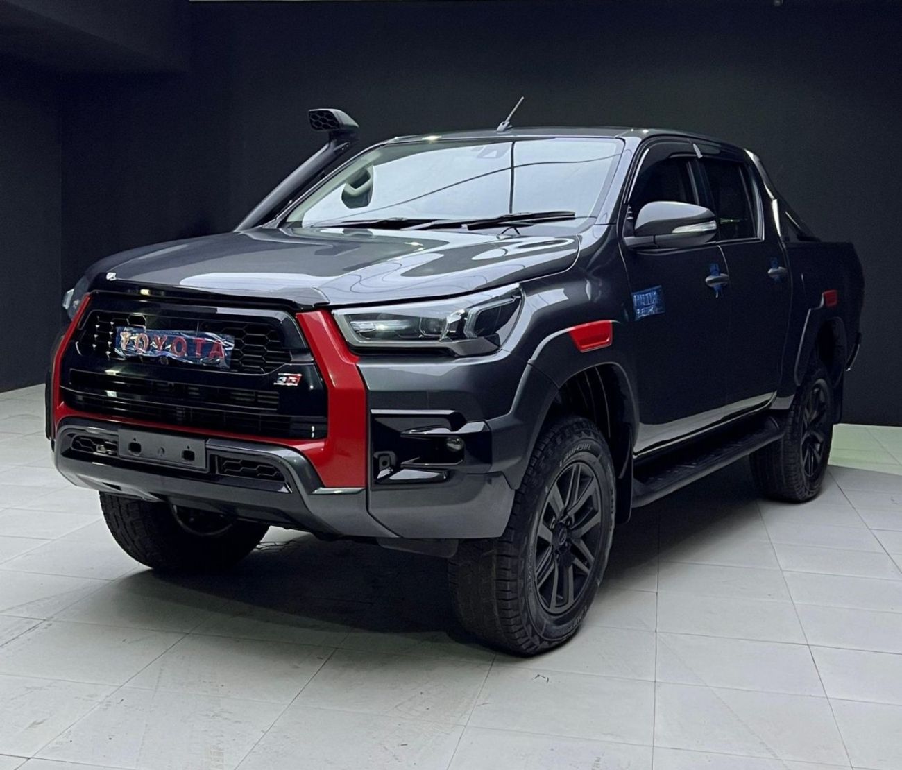 Toyota Hilux DIESEL 2.8 LITER ,MANUAL GEAR ,RIGHT HAND DRIVE