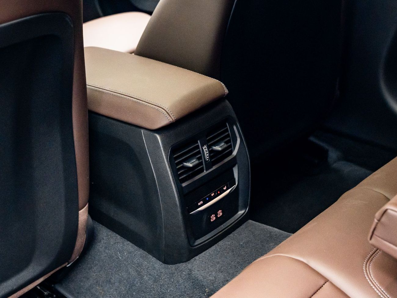 BMW M430i 2025 BMW M340i xDrive, 2030 BMW Warranty + Service Contract, Low KMs, GCC