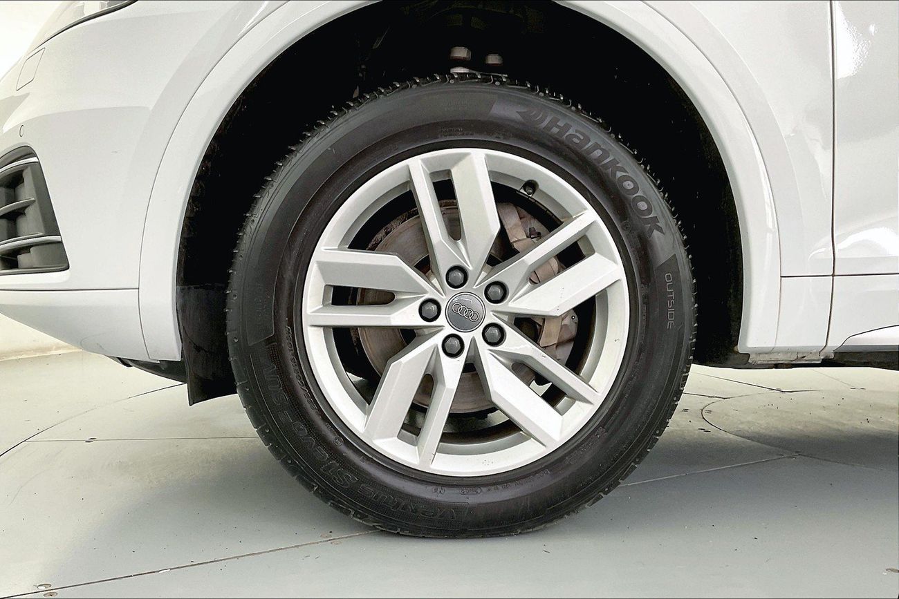 أودي Q5 45 TFSI quattro Basic | National Day Celebration | شامل الضمان | 0 ﺪﻔﻋﺓ ﺃﻮﻟﻯ