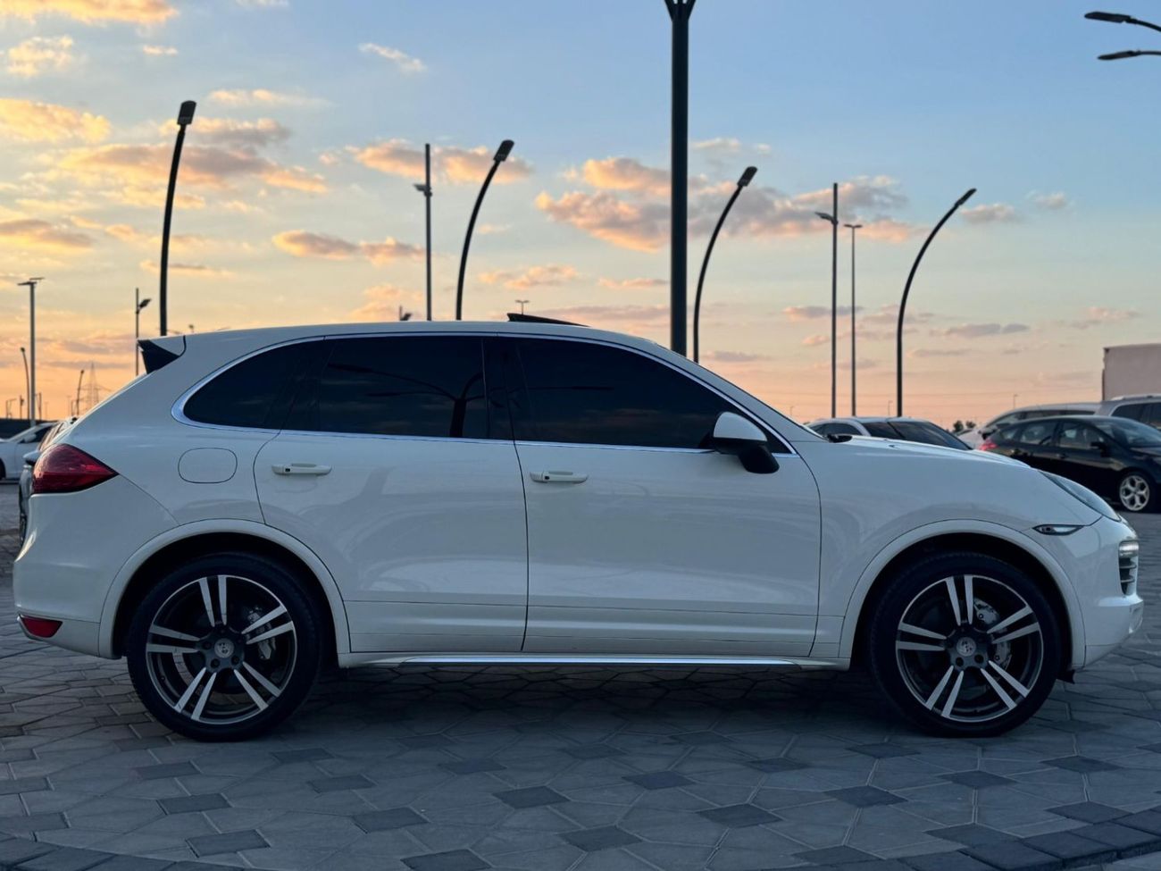 Porsche Cayenne Turbo S 4.8L (550 HP)