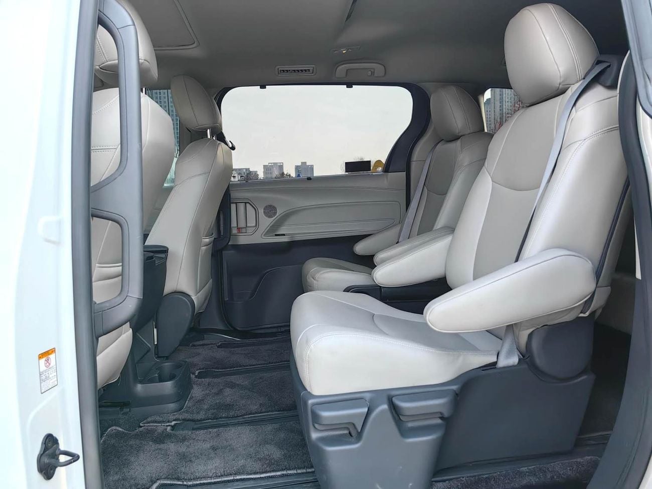 تويوتا سيينا Toyota Sienna 2.5 Comfort Edition