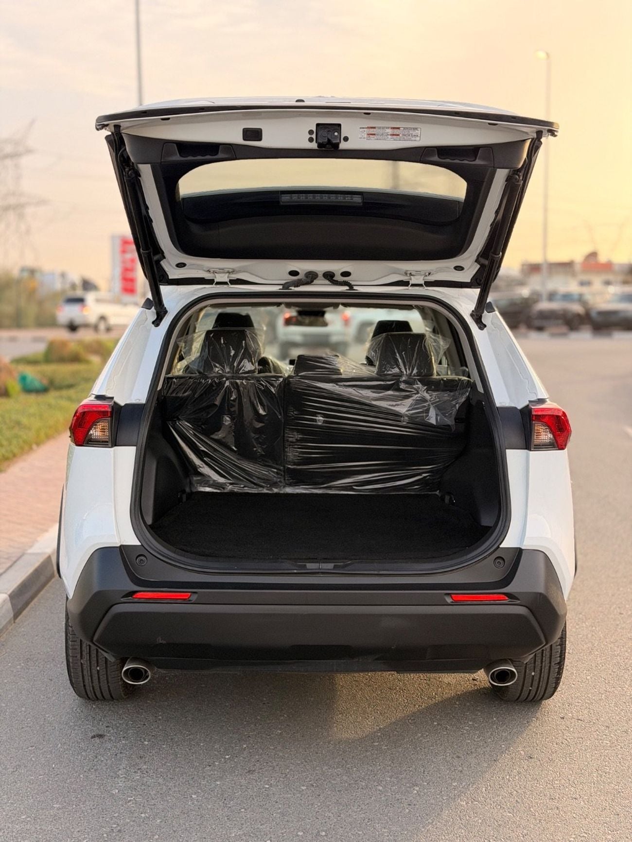 Toyota RAV4 XLE 2.5L Full Option