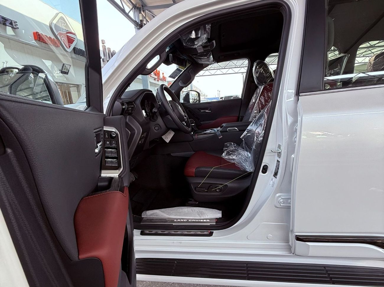 Toyota Land Cruiser 2026 TOYOTA LAND CRUISER 300 VXR 3.5 HYBRID HEV **EXPORT ONLY**التصدير فقط خارج الخليج***