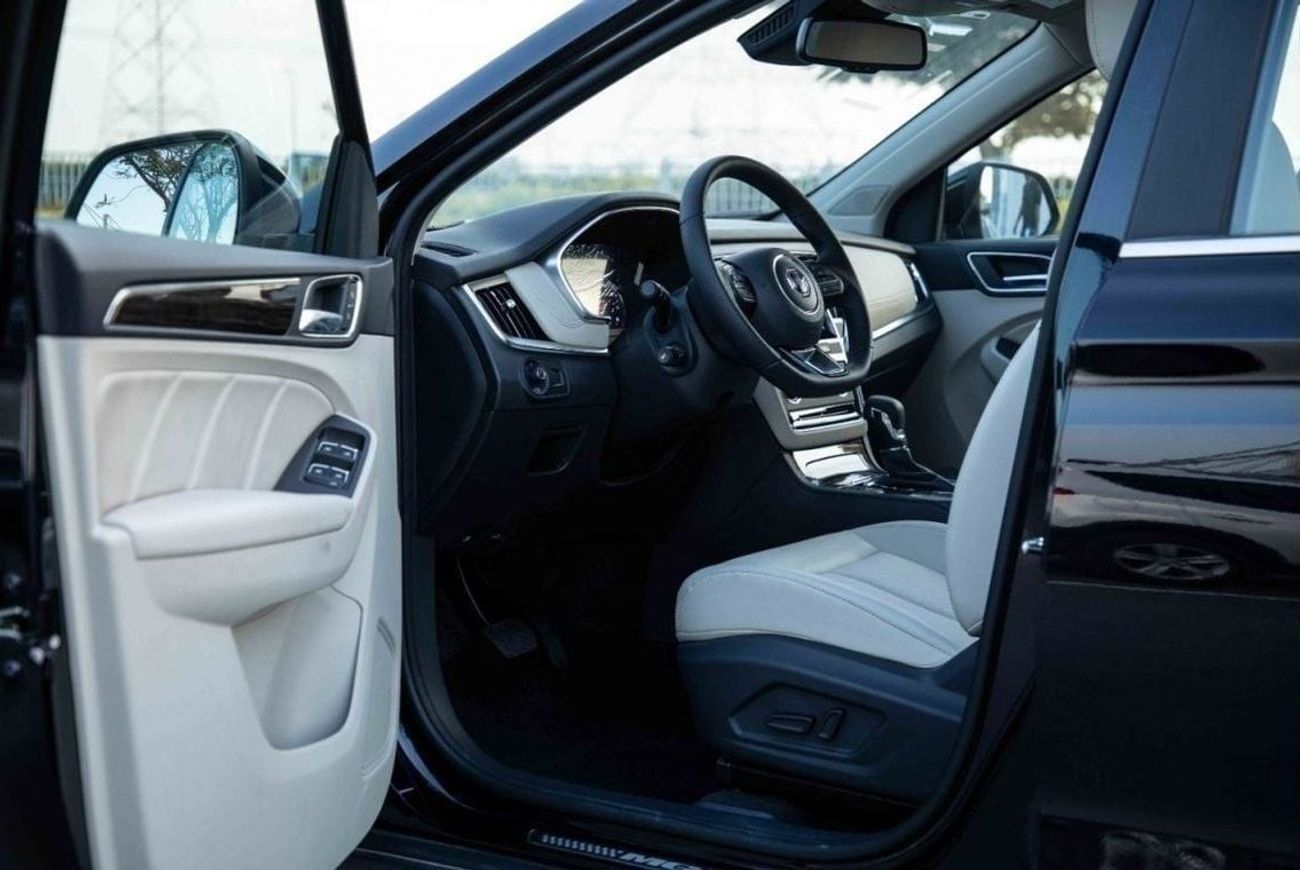 أم جي RX5 2023 MG RX5 2.0 AWD LUXURY - أسود من الداخل بيج