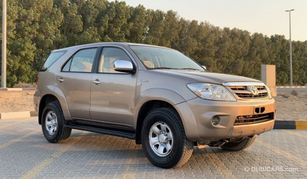 Toyota Fortuner 2008 SR5 V4 2.7L Ref#665