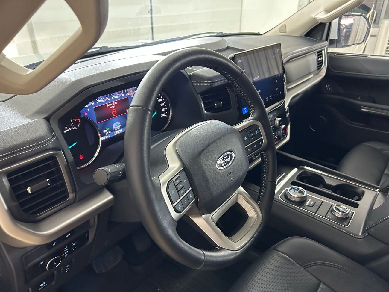 Ford Expedition XLT 3.5L (380 HP) 4WD XT224 EXPEDITION XLT 4X4 NAV 3.5L ECOBOOST AT ACTIVEX + COOLER BOX