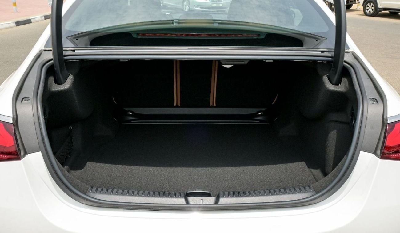 Mercedes-Benz E200 Mercedes-Benz E200 Premium Plus | AMG Night Package |Hyper Screen | Fully Loaded 2024 Special Offer
