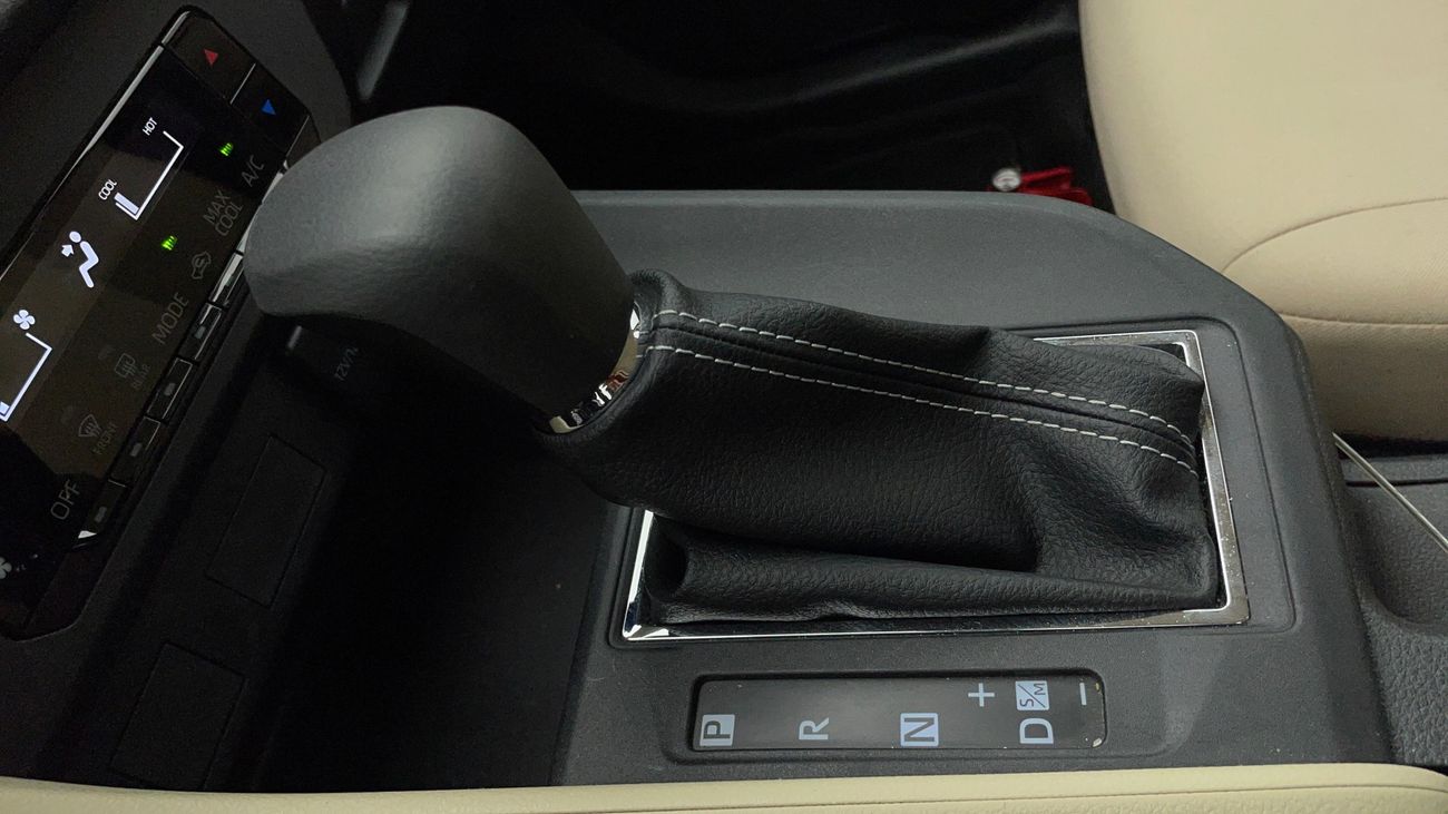 تويوتا يارس E 1.5 | بدون دفعة مقدمة | اختبار القيادة في المنزل