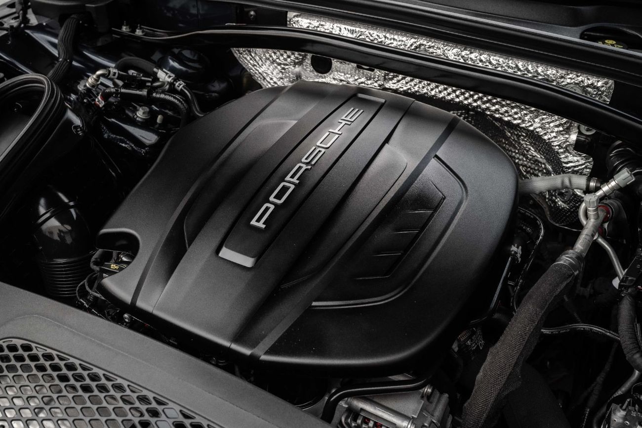 Porsche Macan std | 4,602 P.M  | 0% Downpayment | Agency Service History!