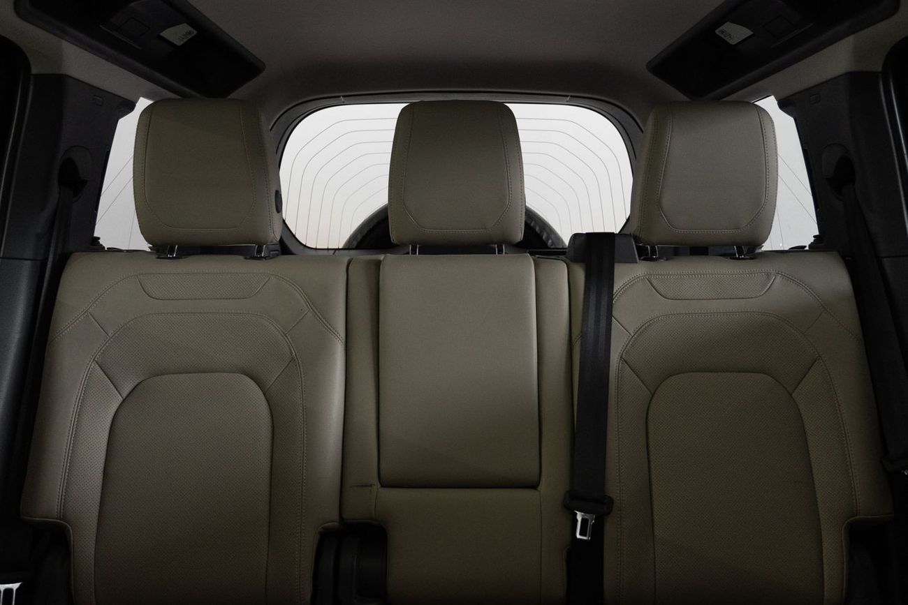 Land Rover Defender 110 SE P300 2.0L