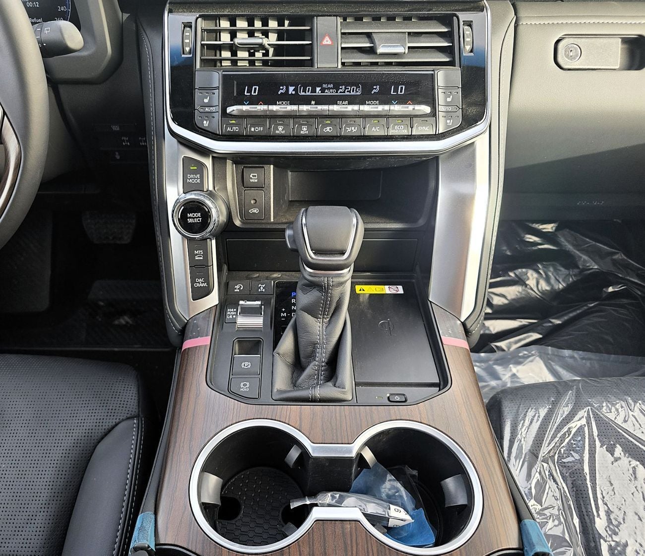 Toyota Land Cruiser VX Toyota Land Cruiser 3.3L Diesel A/T 4WD SUV With radar Black Color 2026 Model