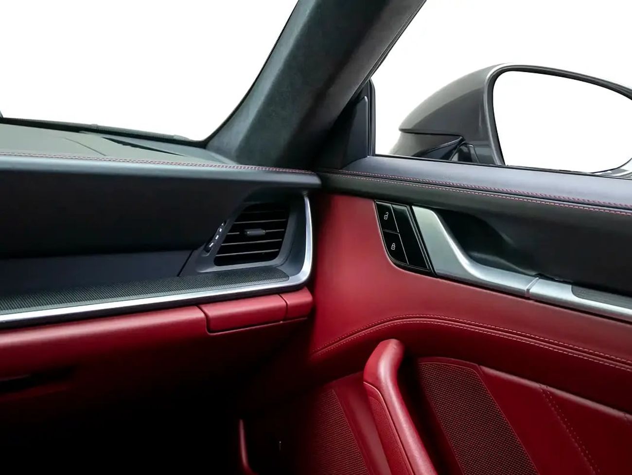 Porsche 911 Turbo S 3.8L (640 HP) Coupe Turbo S With Warranty