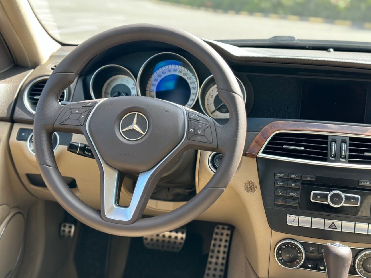 Mercedes-Benz C 250 MODEL 2014  CAR PERFECT CONDITION INSIDE AND OUTSIDE AMG KIT FULL OPTION NO ANY MECHANICAL ISSUES