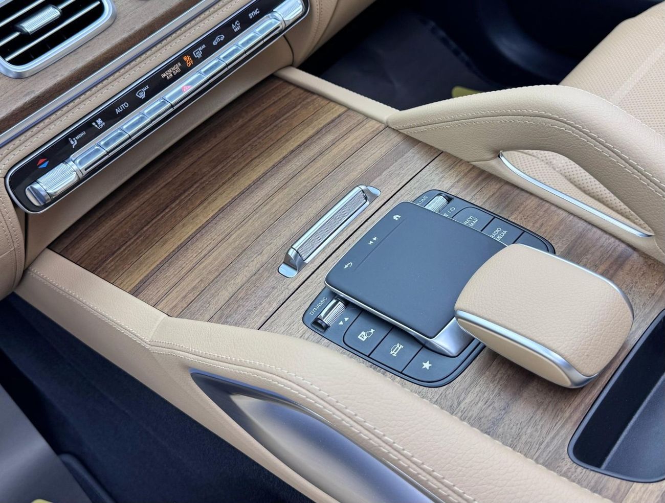 مرسيدس بنز GLE 450 AMG 2024 Mercedes Benz GLE450 AMG 4MATIC, 2026 Mercedes Warranty, 2028 Mercedes Service Pack, GCC