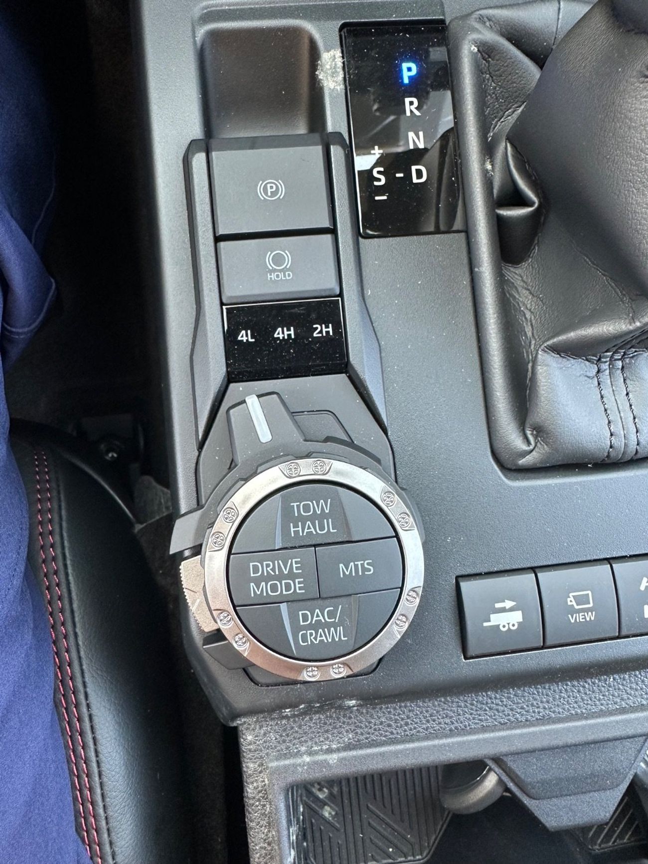 تويوتا Runner4 TRD PRO 2.4 I-force Max Hybrid 2.4