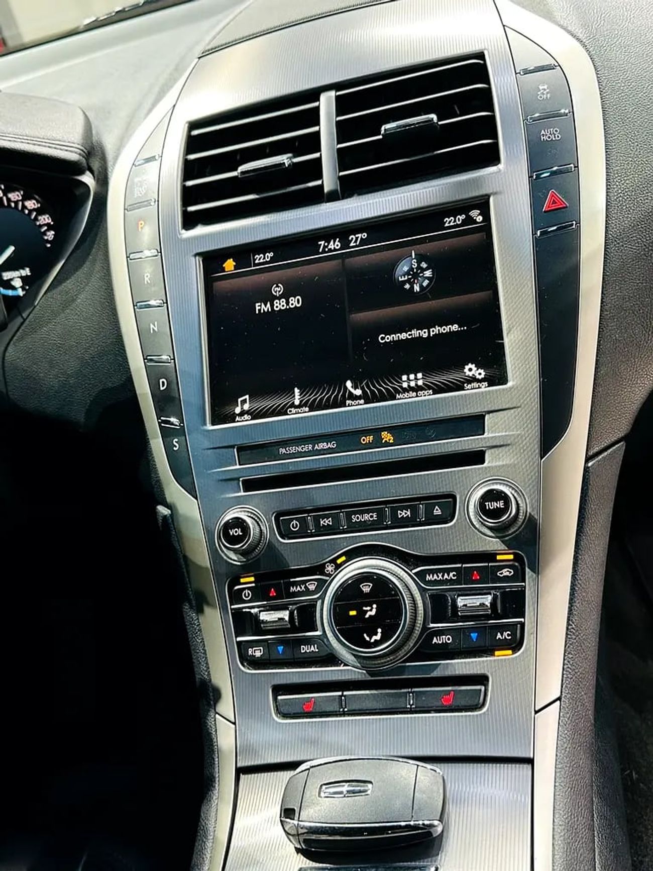 Lincoln MKZ GCC SPECS WELL MAINTAINED WITH ONE YEAR WARRANTY 37500