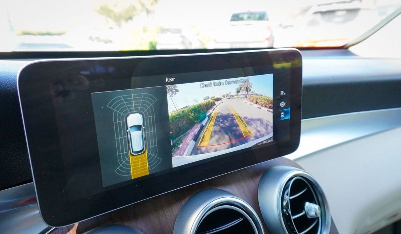 مرسيدس بنز GLC 300 4MATIC 2.0L Mercedes GLC300 AMG  OFFER PRICE 2022 FULLY LOADED