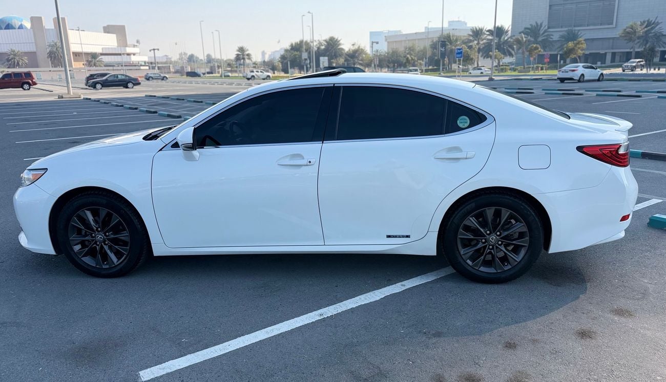 لكزس ES300h Hybrid 2.5L
