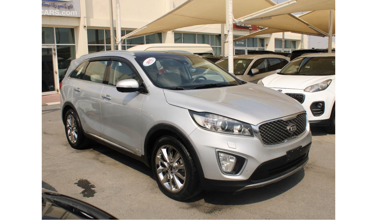 Kia Sorento ACCIDENTS FREE - GCC - FULL OPTION - CAR IS IN PERFECT CONDITION INSIDE OUT