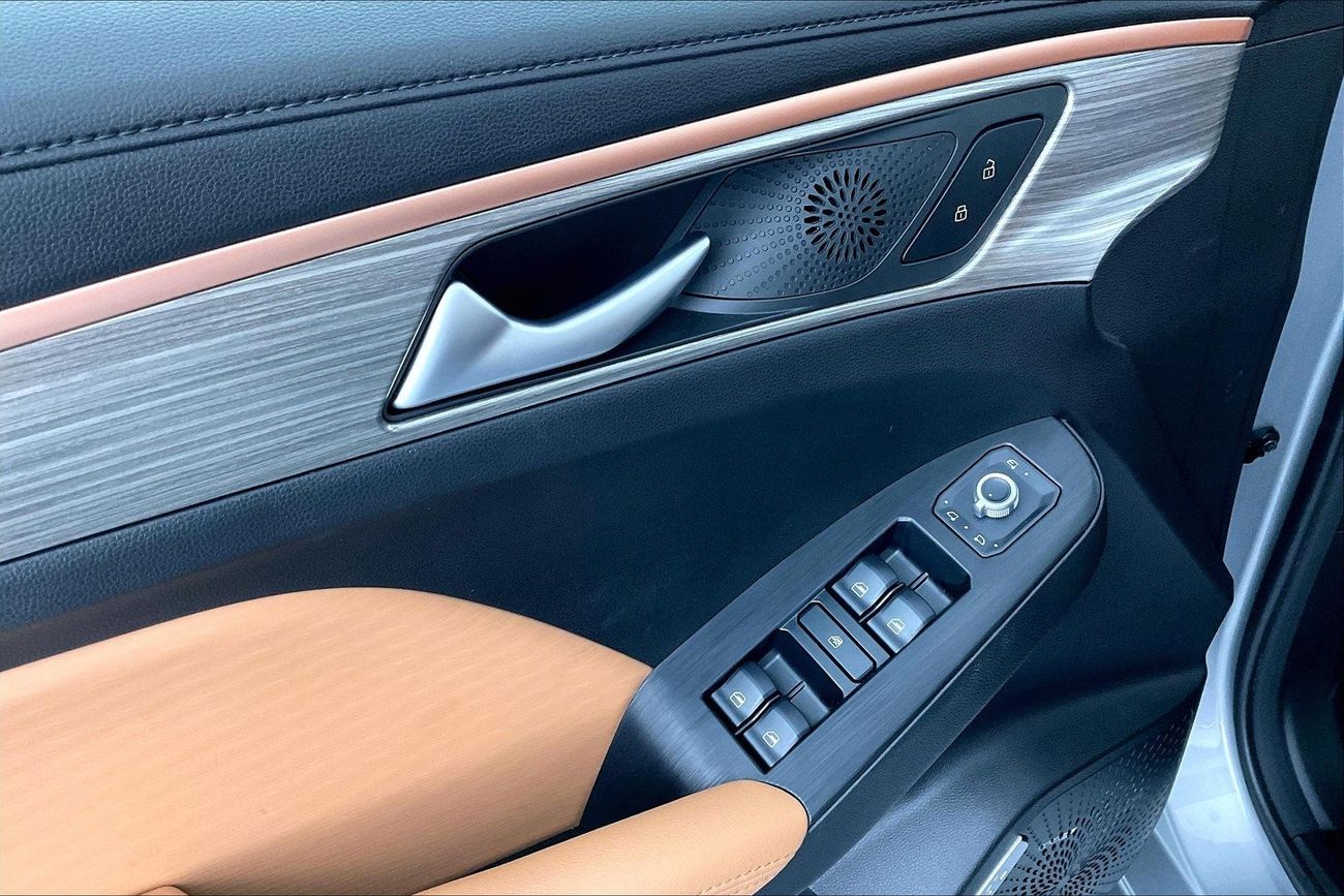 Infiniti QX70 Luxury / Luxe Sensory | 1 year free warranty | 0 Down Payment