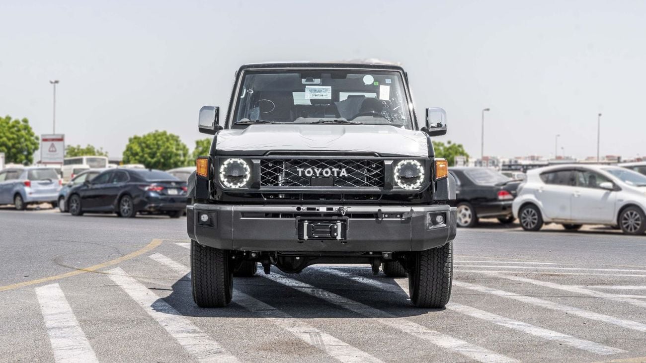 تويوتا لاند كروزر 70 2026 Toyota Land Cruiser LC76 2.8L AT Diesel (Black-Brown)