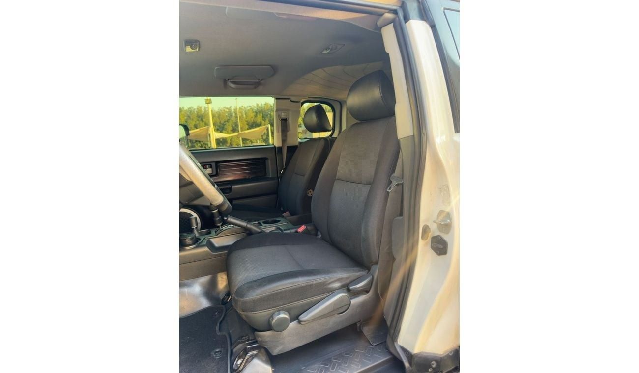 تويوتا إف جي كروزر TOYOTA FG CRUISER 2013 GCC FULL OPTION PERFECT CONDITION