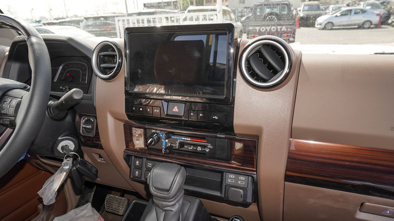 Toyota Land Cruiser Pick Up LX 4.0L V6 Single Cabin Auto