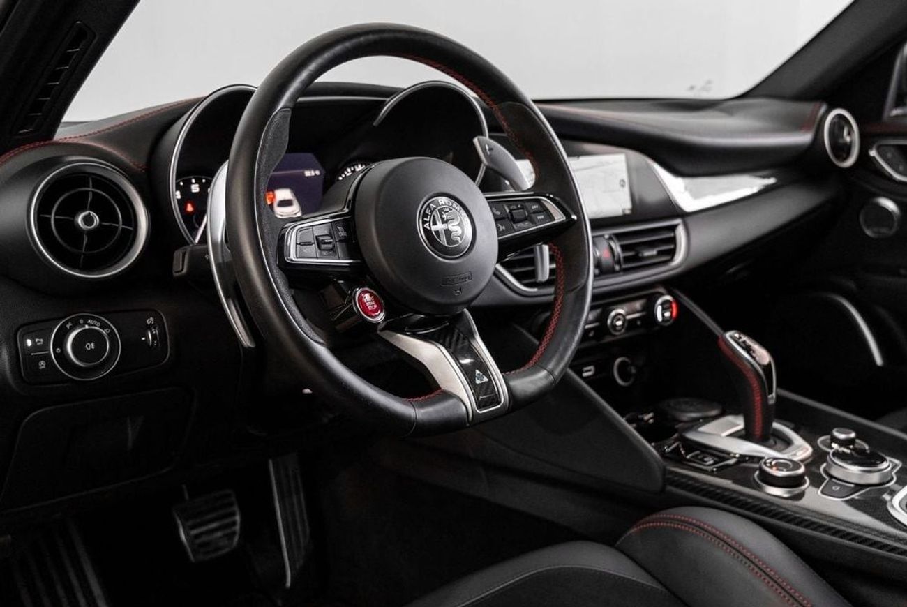 ألفا روميو جوليا Quadrifoglio 2.9L (505 HP)