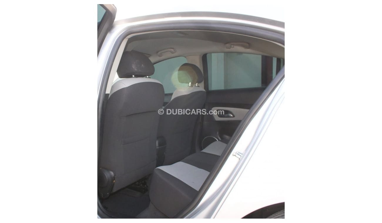 شيفروليه كروز LS شيفورلية كروز 2017 فضي خليجي بحالة ممتازة بدون حوادث