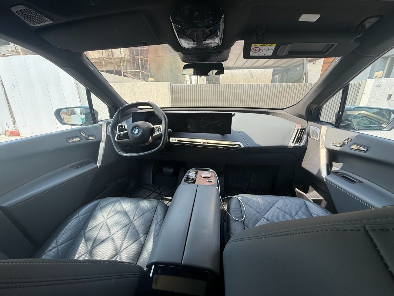 بي أم دبليو iX M60 SPORT SUITE