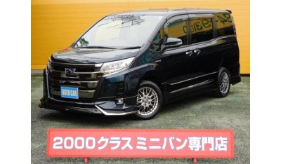 Toyota Noah ZWR80W