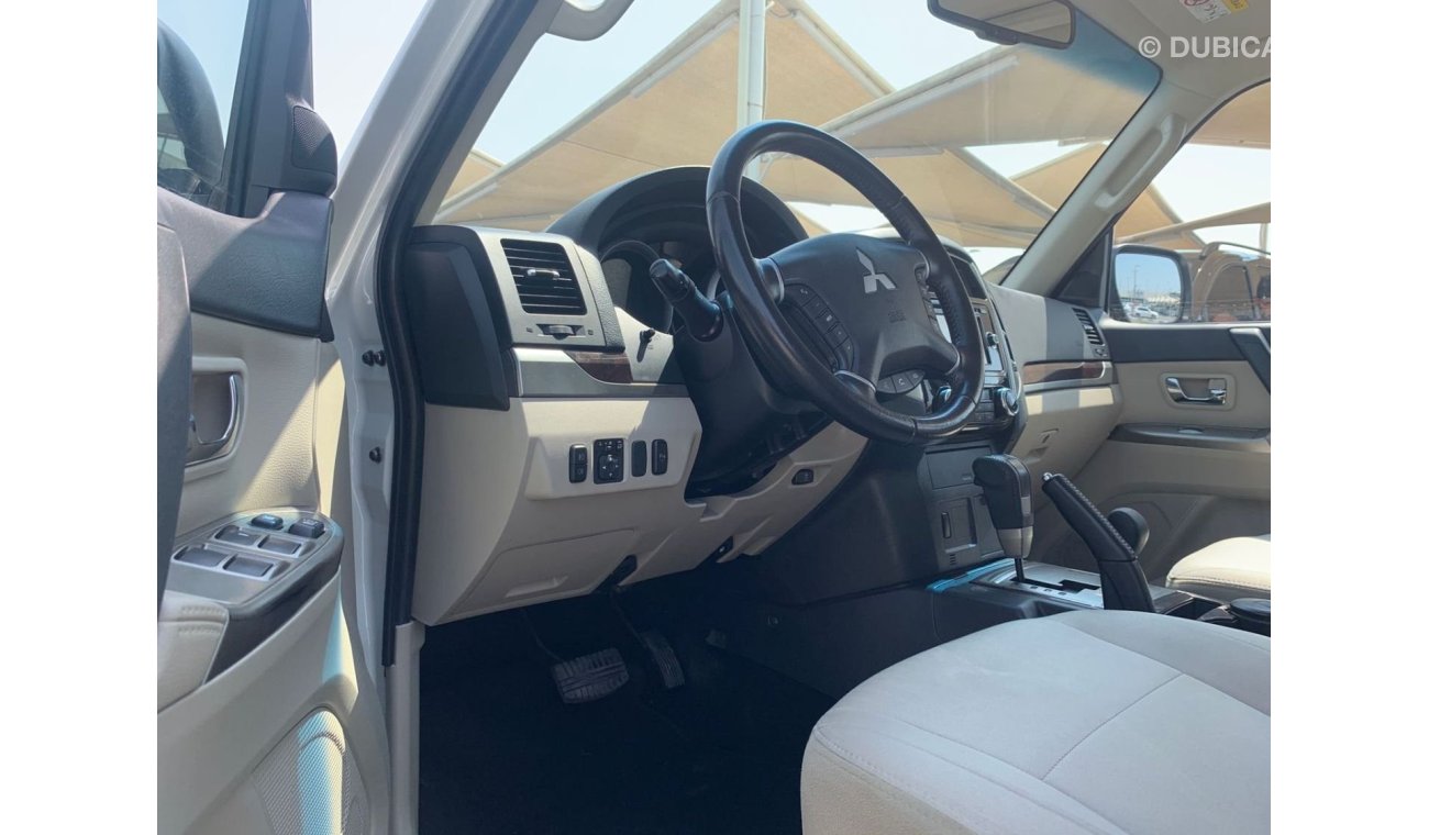 ميتسوبيشي باجيرو Mitsubishi Pajero 2019 V6 3.0L - Sunroof Ref#512