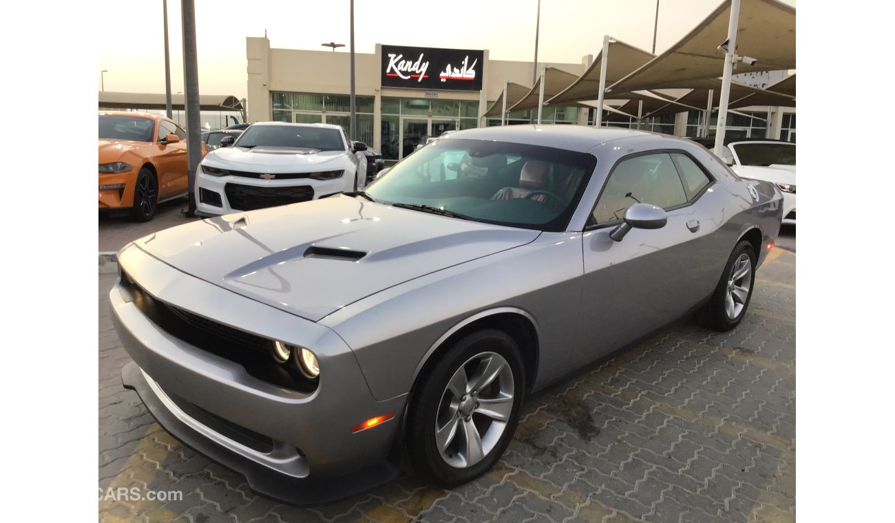 Dodge Challenger V6 /3.6 LT / Excellent Condition